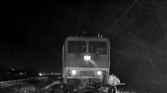 Pri zrážke osobného auta s vlakom v Lipanoch zahynul 30-ročný muž