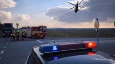 Vážna nehoda autobusu a auta pri Nitre: Jedna obeť a niekoľko zranených