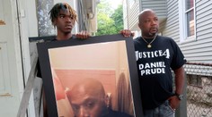 Policajti nebudú obvinení v prípade smrti Afroameričana Daniela Pruda