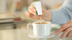 Odborníci varujú. S umelými sladidlami to nepreháňajte, môžu škodiť žalúdku