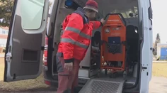 Pri nastupovaní do sanitky jej nikto nepomohol: Zlomila si nohu a o pár dní zomrela