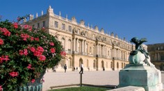 Zámok vo Versailles evakuovali v dôsledku bombového poplachu