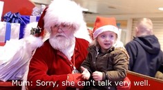 Nepočujúce dievčatko u Santa Clausa. Moment, ktorý topí srdcia