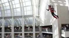 Lietajúci muž skutočnosťou: Vznášal sa vďaka peroxidu a dusíku