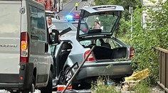FOTO: Tragický koniec pracovného týždňa pri Trenčíne. Čelná zrážka áut si vyžiadala dvoch mŕtvych