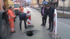 Ďalšia rana pre ťažko skúšaný Prešov: Na hlavnom ťahu sa prepadla cesta