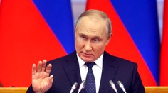 Prezident Putin sa opäť vyhráža Západu, ktorý podľa neho chcel „rozkúskovať Rusko“