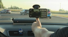 Aplikácia, ktorá z vášho auta spraví policajné. Dokáže aj niečo, čo služobné kamery nevedia