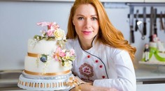 Maková torta s višňovým sorbetom a raw kakaovou náplňou