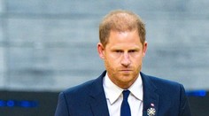 Súkromné rozhovory s princom Harrym nie sú možné, tvrdí zdroj z paláca. Prezradil dôvody kráľovských sporov