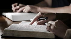 Na mieru! Rómom preložili bibliu do špeciálneho dialektu