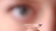 Začervenanie a bolesť oka nemusia byť banalitou. Zriedkavé ochorenie môže viesť k slepote