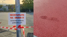 FOTO: Novinka nevydržala ani jediný deň. Riaditeľ školy po tom, čo našiel, stráca trpezlivosť