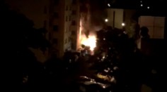 Veľký nočný požiar v Bratislave. Na sídlisku medzi panelákmi šľahali plamene, čierny dym sa šíril okolím