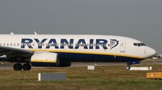 VIDEO: Na palube lietadla Ryanair vypukol požiarny poplach. Cestujúci v panike skákali z krídla