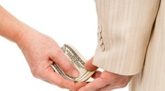 Levického úžerníka chytili policajti priamo pri čine