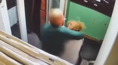 VIDEO: Útočník zozadu agresívne napadol seniorku. Ukradol jej kabelku