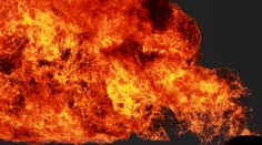 Výbuch v nelegálnej ropnej rafinérii usmrtil desiatky ľudí. Obetí môže byť aj vyše sto