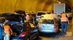 FOTO: Hromadná nehoda v Tuneli Sitina, zrazilo sa až 13 áut a kamión