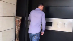 Ronaldo spravil prehliadku svojho domu. Pozrite, v akom žije luxuse