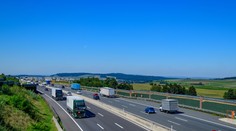 Chystáte sa k moru autom? Tu je prehľad cien diaľničných známok a mýta vo viacerých štátoch