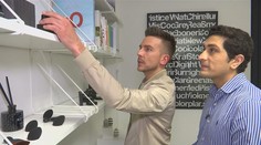 Mejkap už dávno nie je len pre ženy. Kozmetické firmy využili dieru na trhu