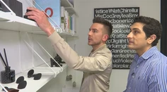 Mejkap už dávno nie je len pre ženy. Kozmetické firmy využili dieru na trhu