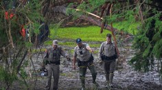 Po ničivých záplavách v Texase je stále nezvestných vyše 160 ľudí