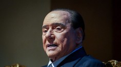 Zdravotný stav expremiéra Berlusconiho sa zlepšuje