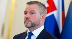 Peter Pellegrini odcestoval do Vatikánu. Na palube viezol 70 kilový dar pre pápeža Františka