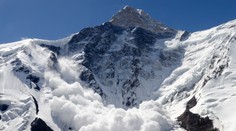 Skupinu tínedžerov zasypala lavína v Tirolsku, 14-ročný chlapec neprežil