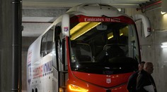 Dráma vo Francúzsku: Fanúšikovia Marseille zaútočili na autobus súpera. Tréner je zranený