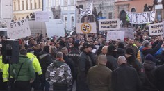 Vrcholí najdrahšia volebná kampaň v našej histórii. O voliča sa bojuje prakticky všade