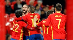 Španieli v závere vybojovali remízu v Anglicku, Nemci v Taliansku bez gólov