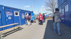 Záujem o očkovanie je minimálny, kraje zatvárajú centrá. Ani prichádzajúci Ukrajinci sa do nich nehrnú