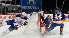 Halák vychytal výhru nad Vancouverom, z víťazstva sa tešil aj Boston s Chárom