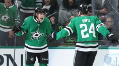 VIDEO: V priebehu desiatich minút rozhodol zápas. Útočník Dallasu sa blysol čistým hetrikom