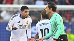 Tvrdí, že nadával sebe, nie rozhodcovi. Bellingham spoznal trest za vulgarizmy