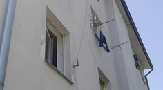 V Bardejove vypadol z okna bytu na druhom poschodí chlapček (4)