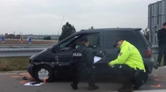Auto ohrozovalo desiatky vodičov na R1. Šoféra našli policajti s prestrelenou hlavou