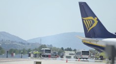 „Vidím kusy mäsa.“ Pasažieri opísali, čo sa dialo, keď muža na talianskom letisku vtiahlo do motora lietadla