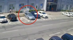VIDEO: Dramatický zásah v Nitre. Z auta stúpal dym, horela lítiová batéria