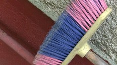 Upratovačka neupratala, pretože sa chcela zabiť. V práci skončila