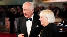 Kráľ Karol III. oslavuje narodeniny, v dobrej nálade sa ukázal na premiére Gladiátora