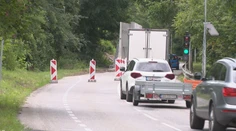 Po vyše roku sa Devínska cesta konečne opraví, vodiči však zažijú náročné dopravné týždne. Platiť budú obmedzenia