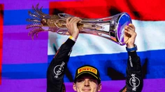Chystá sa veľký transfer v F1? Nebudeme Maxa nútiť, aby tu bol len kvôli kusu papiera, vraví šéf Red Bullu
