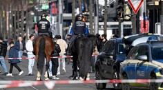 Muža, ktorý v Mannheime autom vrazil do ľudí, obvinili z vraždy