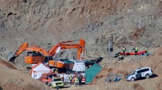 V nefritovej bani v Mjanmarsku zasypalo 50 ľudí