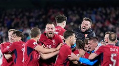 Česko zvládlo ďalšiu penaltovú drámu a oslavuje postup na MS po dvadsiatich rokoch. Bosna zaskočila Taliansko