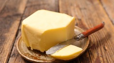 Drahšie maslo aj smotana. Potraviny odkroja z našej životnej úrovne